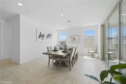 Dining - 39522 Caladium Dr, Temecula, CA 92591 photo 2 of 4