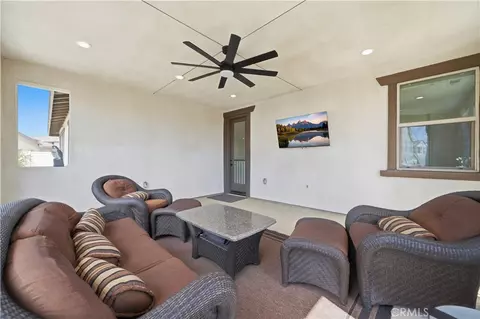 Exterior - 39522 Caladium Dr, Temecula, CA 92591 photo 6 of 13