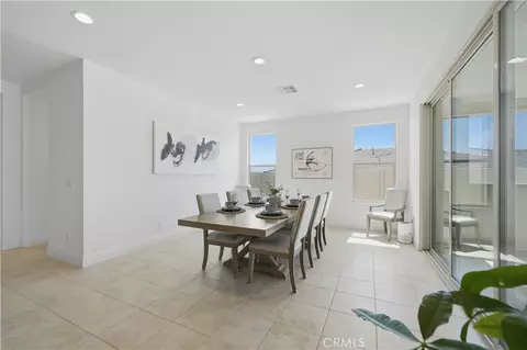 Dining - 39522 Caladium Dr, Temecula, CA 92591 photo 2 of 5