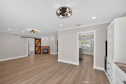 Living - 2425 Heather Ave, Long Beach, CA 90815 photo 2 of 10