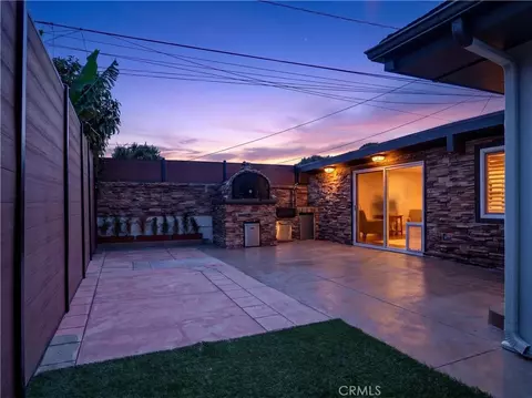 Exterior - 2425 Heather Ave, Long Beach, CA 90815 photo 6 of 7