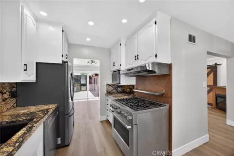 Entry Way - 2425 Heather Ave, Long Beach, CA 90815 photo 3 of 3