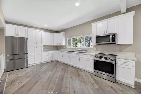 Kitchen - 1175 Dunlap Dr, Perris, CA 92571 photo 7 of 9