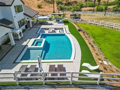 Exterior - 39580 Avenida Arizona, Temecula, CA 92591 photo 12 of 22