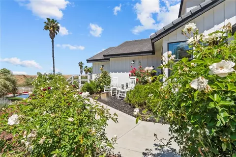 Exterior - 39580 Avenida Arizona, Temecula, CA 92591 photo 11 of 22
