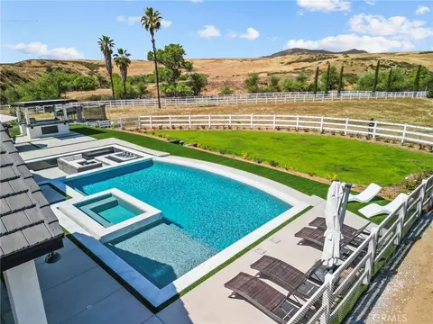 Exterior - 39580 Avenida Arizona, Temecula, CA 92591 photo 18 of 22