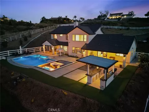 Exterior - 39580 Avenida Arizona, Temecula, CA 92591 photo 16 of 17