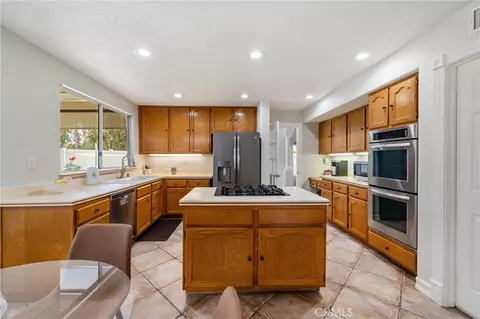 Kitchen - 31801 Valone Ct, Temecula, CA 92591 photo 3 of 5