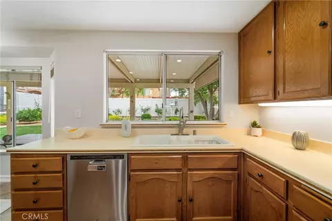 Kitchen - 31801 Valone Ct, Temecula, CA 92591 photo 2 of 5
