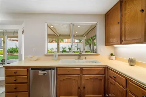 Kitchen - 31801 Valone Ct, Temecula, CA 92591 photo 2 of 5