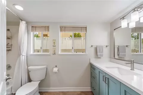 Bath - 31801 Valone Ct, Temecula, CA 92591 photo 1 of 6