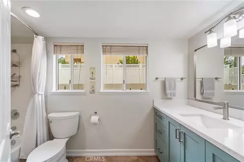 Bath - 31801 Valone Ct, Temecula, CA 92591 photo 1 of 6