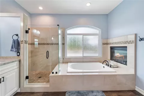 Bath - 31801 Valone Ct, Temecula, CA 92591 photo 4 of 6