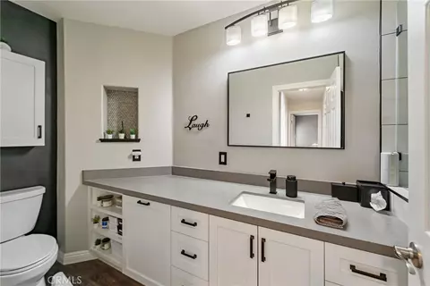 Bath - 31801 Valone Ct, Temecula, CA 92591 photo 5 of 6