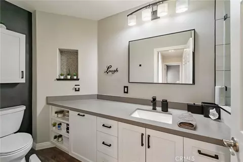 Bath - 31801 Valone Ct, Temecula, CA 92591 photo 5 of 6