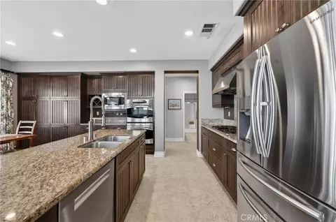 Entry Way - 32208 Cedar Crest Ct, Temecula, CA 92592 photo 4 of 11
