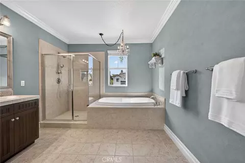 Bath - 32208 Cedar Crest Ct, Temecula, CA 92592 photo 2 of 6