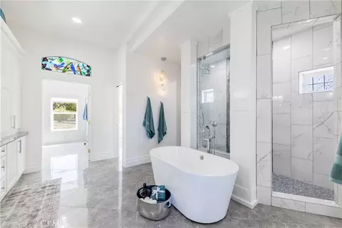 Bath - 22252 Monte Rancho Dr, Temecula, CA 92590 photo 4 of 9
