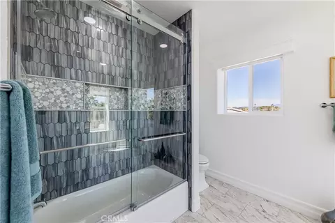 Bath - 22252 Monte Rancho Dr, Temecula, CA 92590 photo 5 of 9