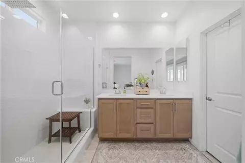 Bath - 39333 Corvina Ln, Temecula, CA 92591 photo 2 of 2
