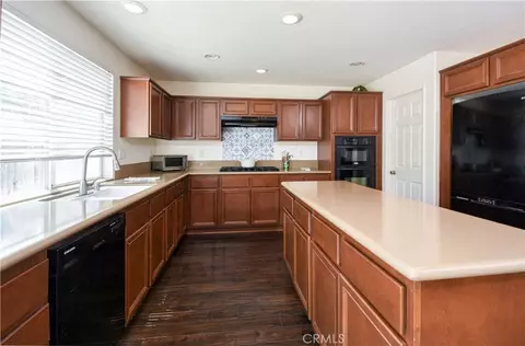 Kitchen - 35630 Bryce, Winchester, CA 92596 photo 3 of 3