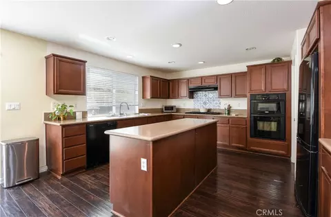 Kitchen - 35630 Bryce, Winchester, CA 92596 photo 1 of 3