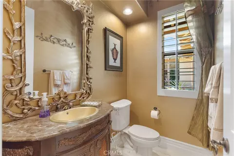 Bath - 3349 Mendenaro Ct, Fallbrook, CA 92028 photo 3 of 5