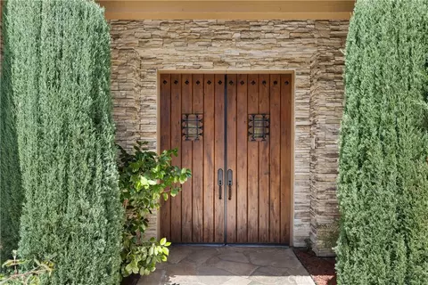 Entry Way - 3349 Mendenaro Ct, Fallbrook, CA 92028 photo 7 of 8