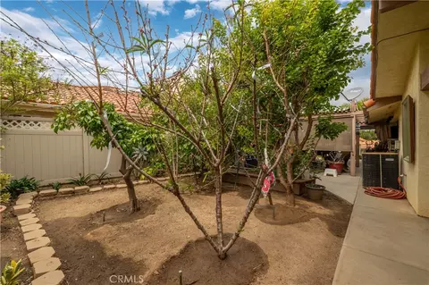Exterior - 1113 Crescent Bnd, Fallbrook, CA 92028 photo 8 of 12