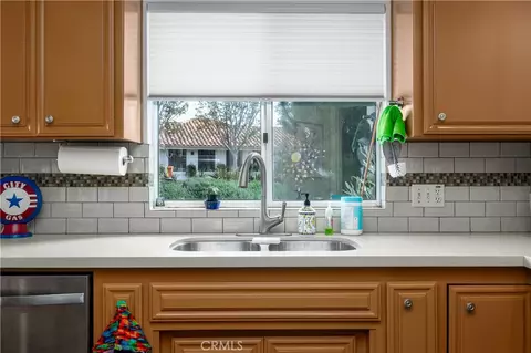 Kitchen - 1113 Crescent Bnd, Fallbrook, CA 92028 photo 4 of 4