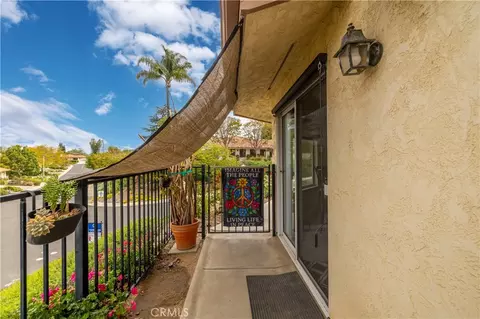 Exterior - 1113 Crescent Bnd, Fallbrook, CA 92028 photo 11 of 12
