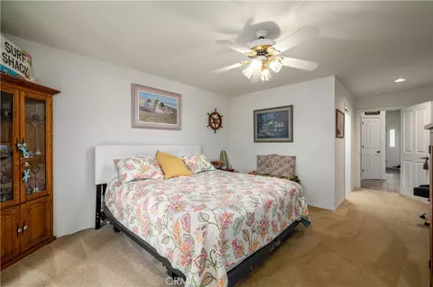 Bedroom - 1113 Crescent Bnd, Fallbrook, CA 92028 photo 2 of 4