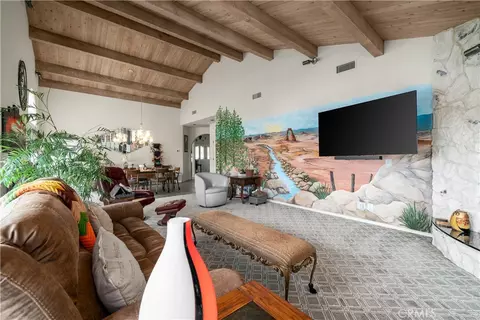 Living - 1113 Crescent Bnd, Fallbrook, CA 92028 photo 1 of 1