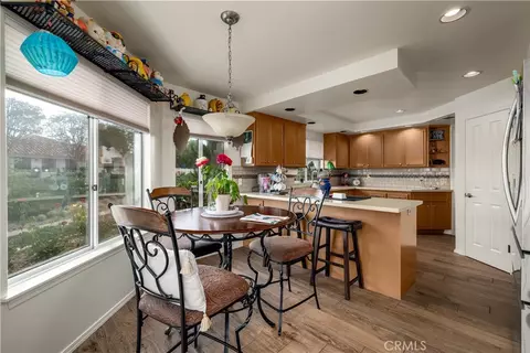 Kitchen - 1113 Crescent Bnd, Fallbrook, CA 92028 photo 3 of 4