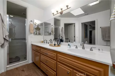 Bath - 1113 Crescent Bnd, Fallbrook, CA 92028 photo 2 of 3