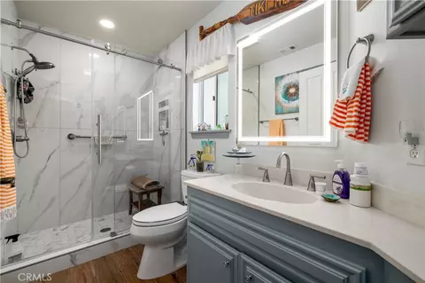 Bath - 1113 Crescent Bnd, Fallbrook, CA 92028 photo 1 of 3