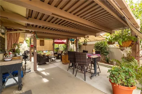 Exterior - 1113 Crescent Bnd, Fallbrook, CA 92028 photo 4 of 12