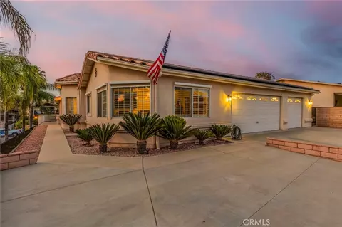 22560 Blue Teal Dr, Canyon Lake, CA 92587