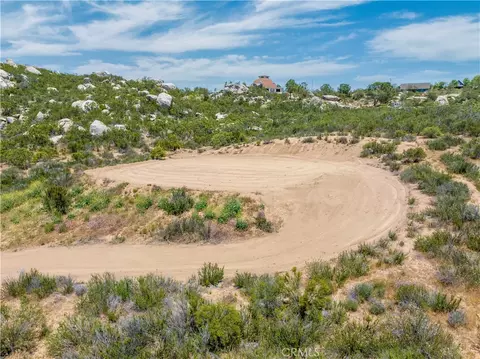 712 Rolling Hills Dr, Aguanga, CA 92536