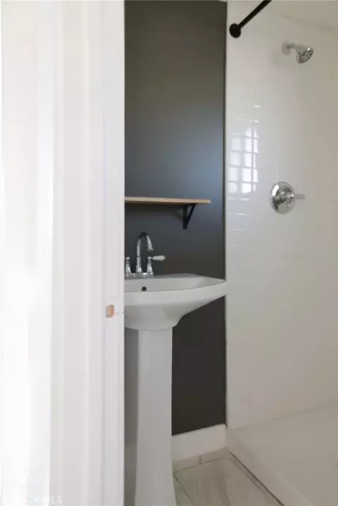 Bath - 39396 Cary, Anza, CA 92539 photo 2 of 3