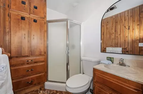 Bath - 190 Spruce, Sugarloaf, CA 92386 photo 2 of 2