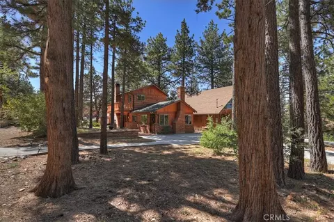 Exterior - 190 Spruce, Sugarloaf, CA 92386 photo 4 of 8