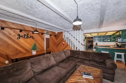 Living - 190 Spruce, Sugarloaf, CA 92386 photo 5 of 5