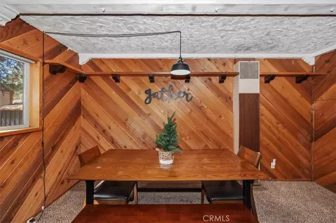 Dining - 190 Spruce, Sugarloaf, CA 92386 photo 1 of 1