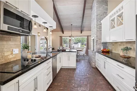 Kitchen - 29420 Ynez Rd, Temecula, CA 92592 photo 4 of 4