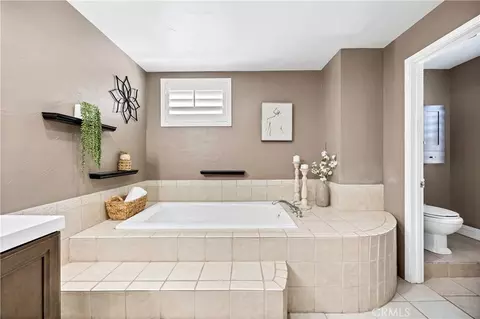 Bath - 29420 Ynez Rd, Temecula, CA 92592 photo 4 of 4