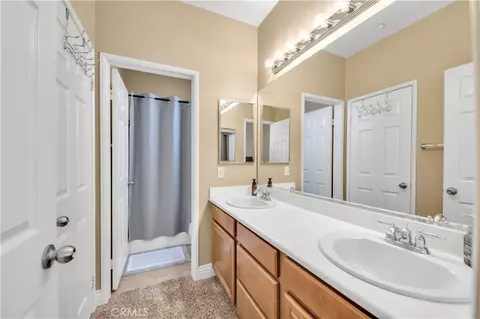 Bath - 31035 Strawberry Tree, Temecula, CA 92592 photo 2 of 2