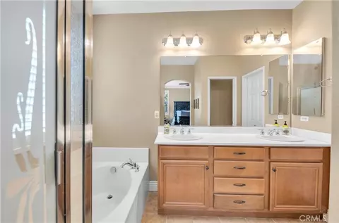 Bath - 31035 Strawberry Tree, Temecula, CA 92592 photo 1 of 2