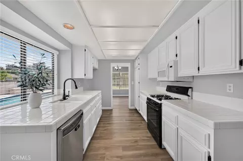 Kitchen - 41339 Yuba, Temecula, CA 92591 photo 1 of 2