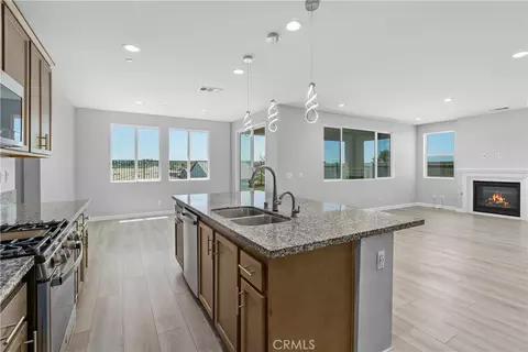 Kitchen - 32063 Dayspring Way, Temecula, CA 92591 photo 4 of 4
